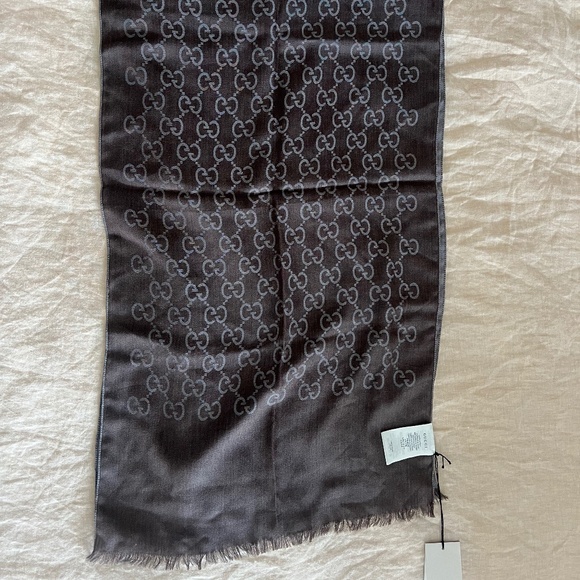 Gucci brown and gray scarf (tags on) - Picture 1 of 2